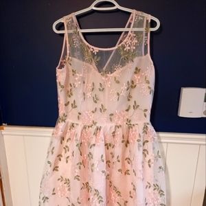 Ladies XL Pink Emboidered Spring Dress